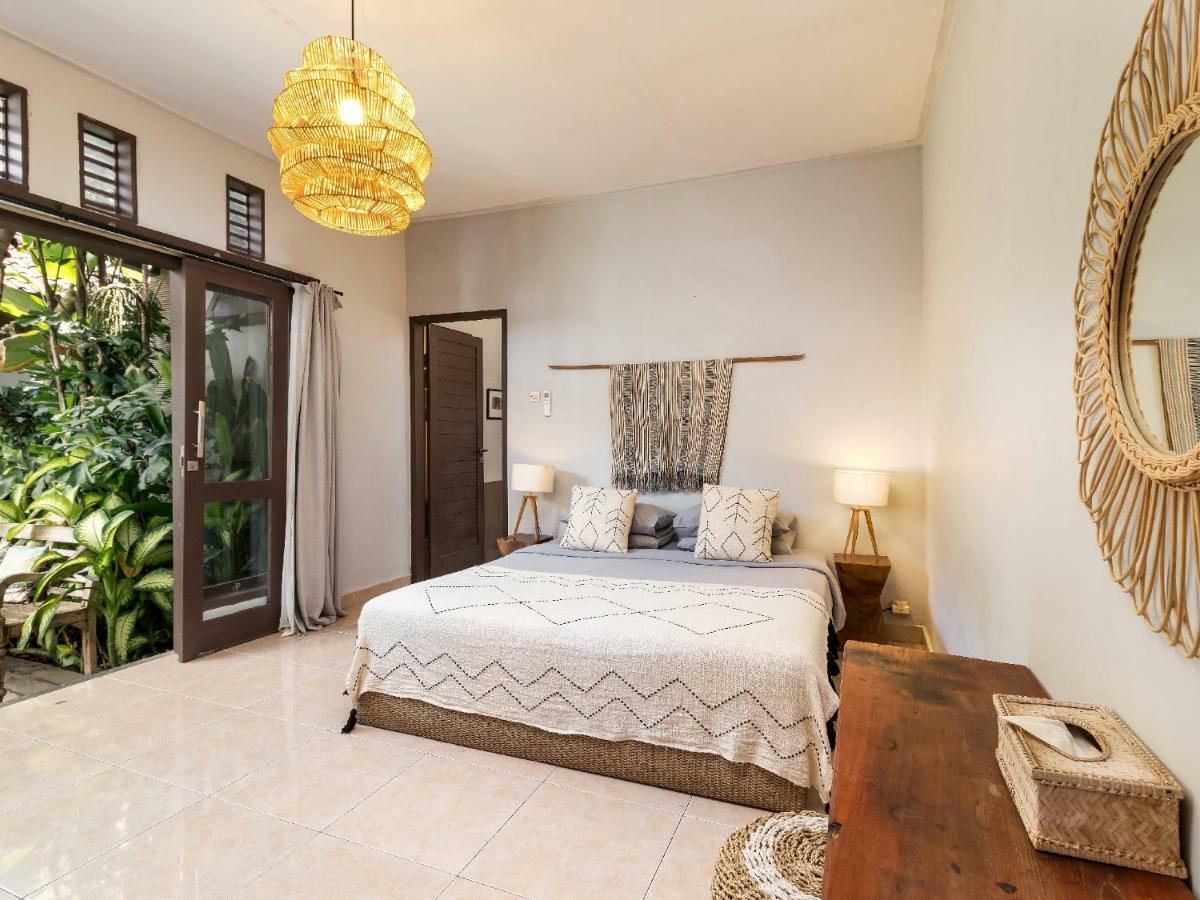 Villa Chamade Seminyak Exteriör bild